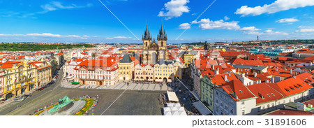 Panorama of the Old Town Square in Prague, Czech Republic 31891606