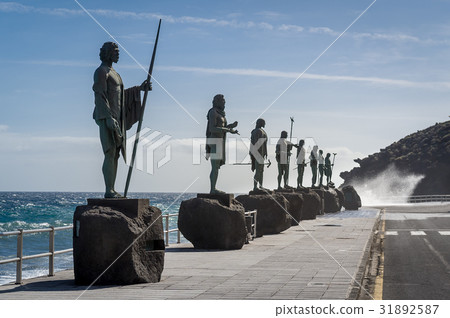 Guanche kings statues in Candelaria Guanche kings statues in Candelaria 31892587