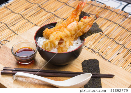 Tempura on rice 31892779