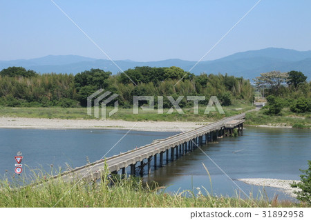 Yoshinogawa's submersible bridge 31892958