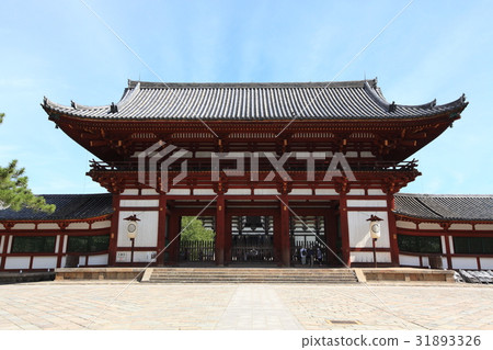 Middle gate of Todai-ji 31893326