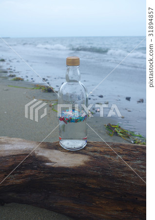 Microplastic contamination inside the bottle 31894857