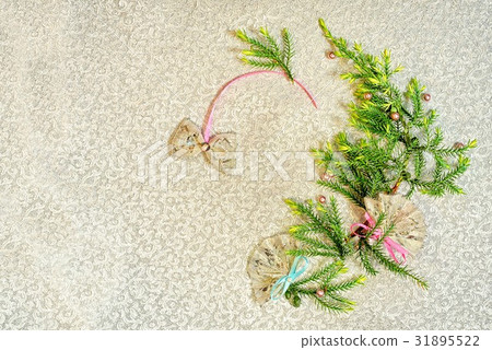 Christmas tree wreath silhouette 31895522