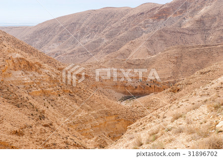 Wadi Qelt in Judean desert around St. George 31896702