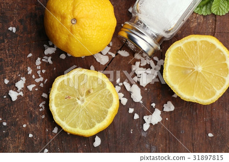Fresh lemon and salt 31897815