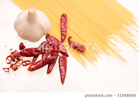 Chili pepper garlic pasta pasta peppers Chili pepper garlic pasta pasta peppers 31898069
