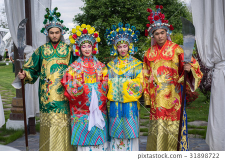 traditional chinese costumes traditional chinese costumes 31898722