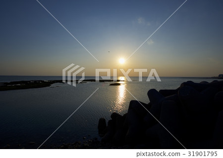 從北谷山日落海灘的日落 從北谷山日落海灘的日落 31901795