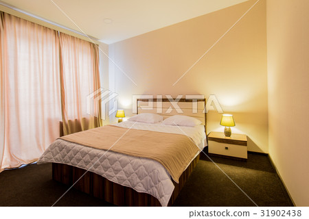 Double room in the hotel 31902438