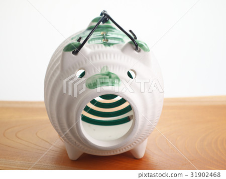 Mosquito piglet Mosquito piglet 31902468