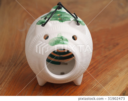 Mosquito piglet Mosquito piglet 31902473