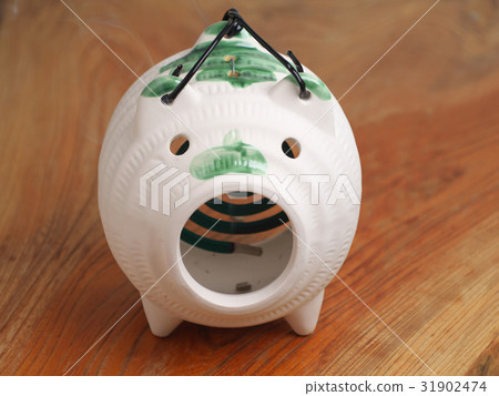 Mosquito piglet 31902474