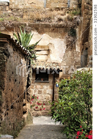 The old city of Italy Civita di Bagno Reggio The old city of Italy Civita di Bagno Reggio 31902598