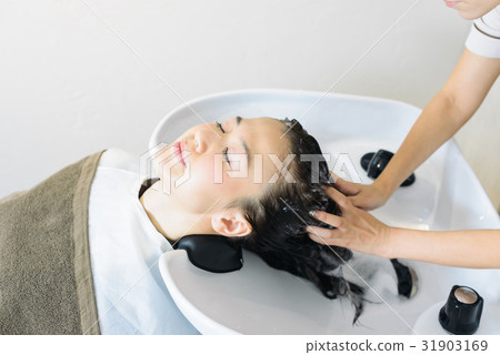 頭部溫泉女性 頭部溫泉女性 31903169