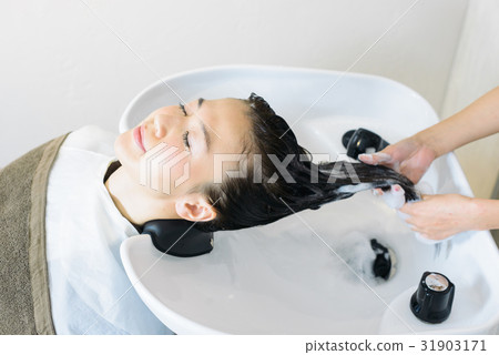 頭部溫泉女性 頭部溫泉女性 31903171