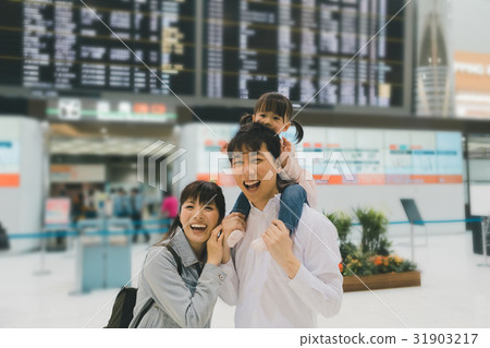 airport, family, grin 31903217