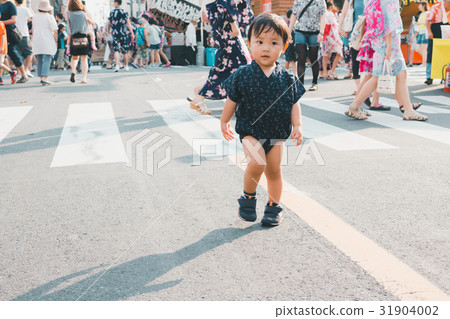 younger, baby, infant 31904002