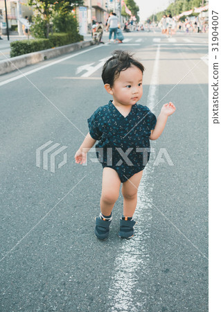 younger, baby, infant 31904007