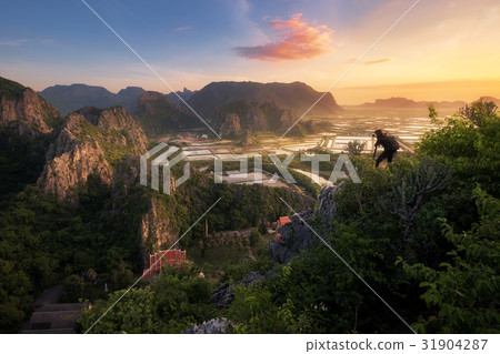 Khao Daeng view point in morning 31904287