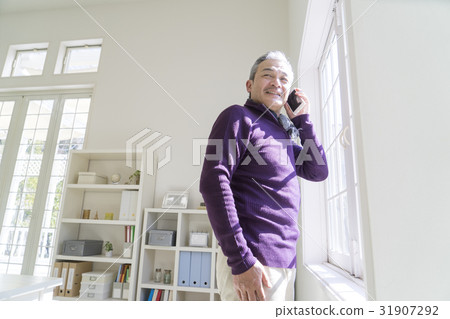 有智能手機的男人 31907292