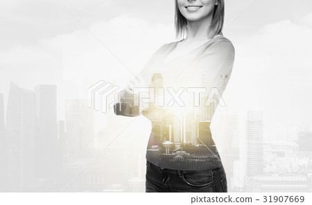 smiling woman in casual clothes 31907669