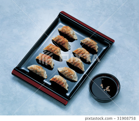 Gyoza dumpling 31908758