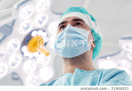 surgeon in operating room at hospital surgeon in operating room at hospital 31908821