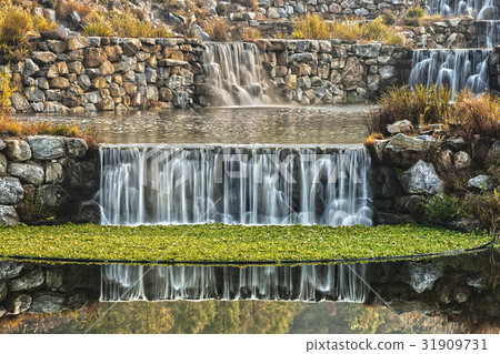 Suwon, Chungbuk 31909731
