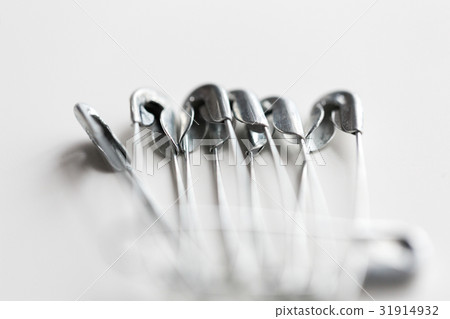 close up of sewing pins 31914932