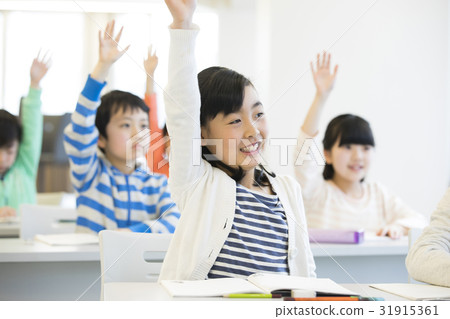 Elementary school student 31915361