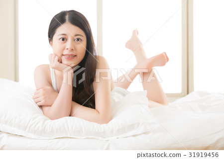 asian woman smile face to camera in the morning asian woman smile face to camera in the morning 31919456