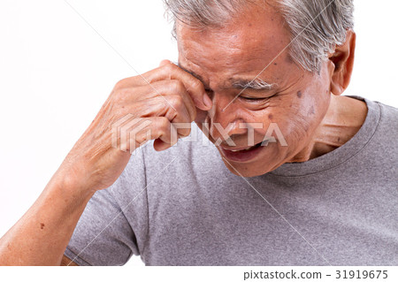 senior man with headache, stress, migraine senior man with headache, stress, migraine 31919675