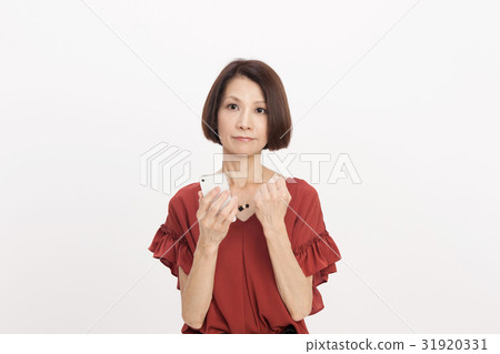 Middle women 31920331