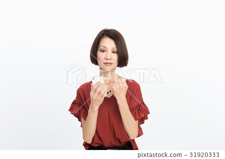 Middle women 31920333