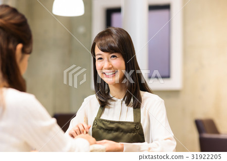 A nailist woman 31922205