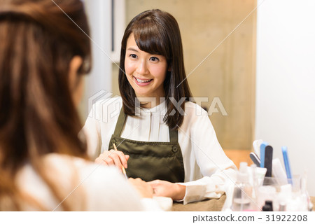 一個美甲女人 一個美甲女人 31922208