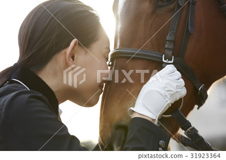 Horse riding club horse and female skin ship 31923364
