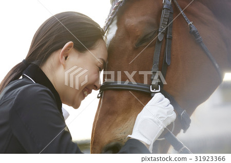 Horse riding club horse and female skin ship 31923366