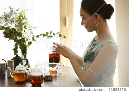 Elegant tea time 31923550