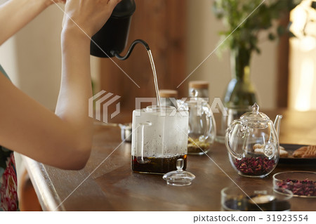 Elegant tea time 31923554