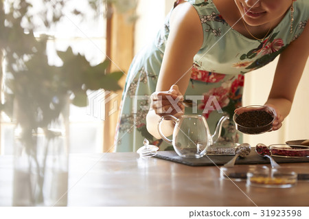 Elegant tea time 31923598