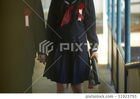 Graduation Couple Youth Memories 31923793