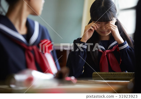 Graduation classroom Home room Tearful girls Graduation classroom Home room Tearful girls 31923923