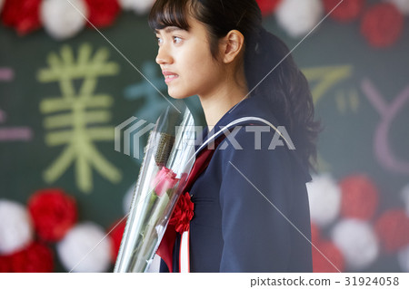 畢業教室淚流滿面的女性肖像 畢業教室淚流滿面的女性肖像 31924058
