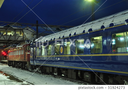 Sleeping Limited Express Akebono 31924273