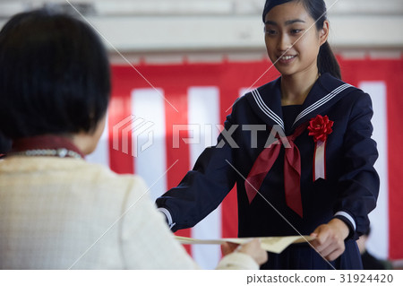 Granting diploma Granting diploma 31924420