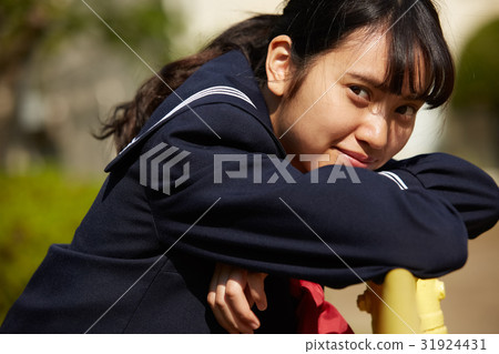 Girls studying in a bar Girls studying in a bar 31924431