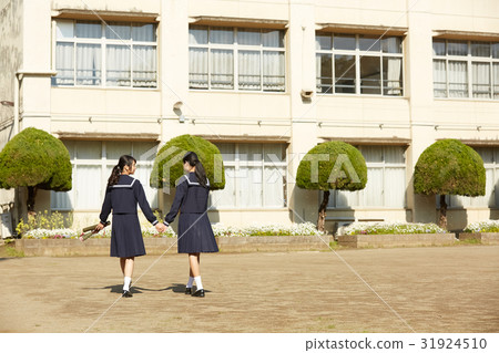 Schoolyard Graduation Friendship holding hands 31924510