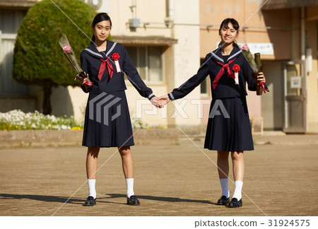 Schoolyard Graduation Friendship holding hands 31924575