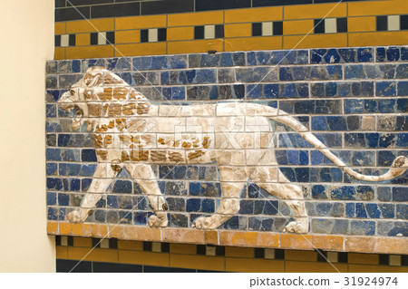 Elements of the Antiquity of the Babylonian Wall w 31924974